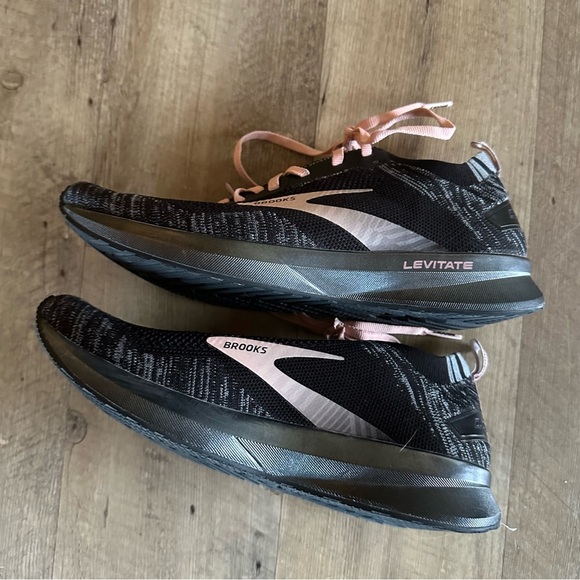 Brooks | Levitate 4 Running Shoes - Picture 7 of 10